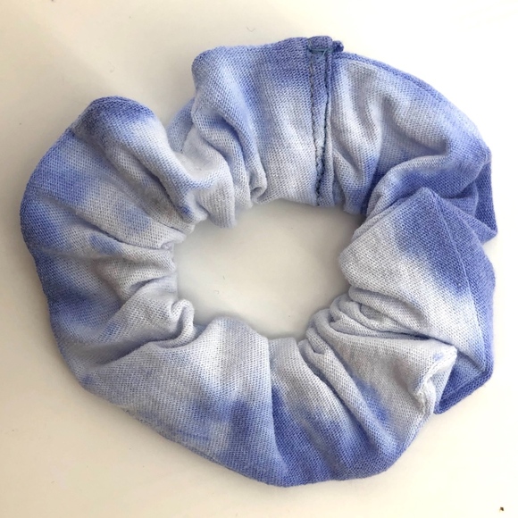 🔥FREE "TOUCH ME & DYE" Scrunchie - Picture 4 of 8